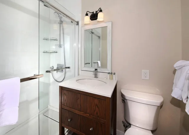 غرفة بسرير كوين، Bayview Wildwood Resort Ascend Hotel Collection 9/10