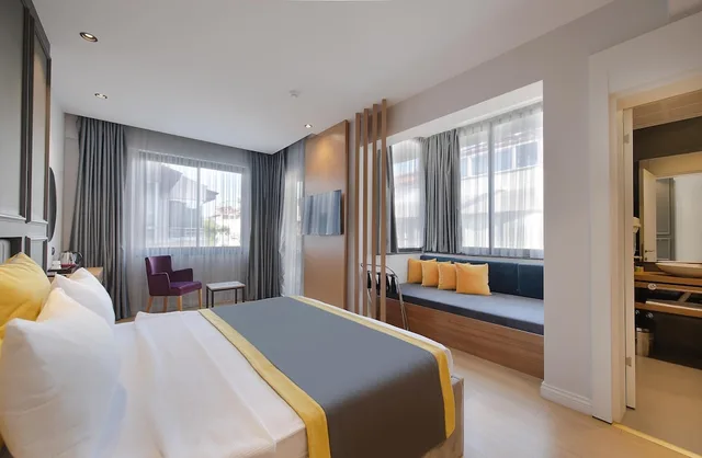 Deluxe, Double Bed, Sofa, Balcony, Espina Hotel 1/7