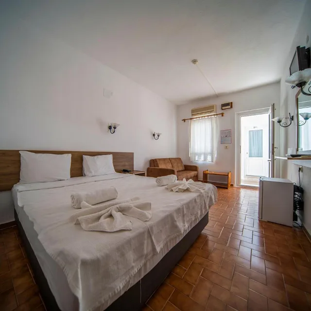 غرفة اقتصادية بسرير مزدوج، Nagi Beach Hotel 1/10