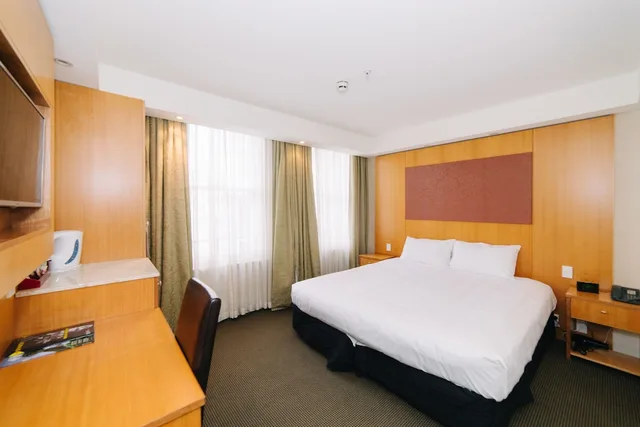 Standard, Queen Bed, Brydone Hotel Oamaru 1/5