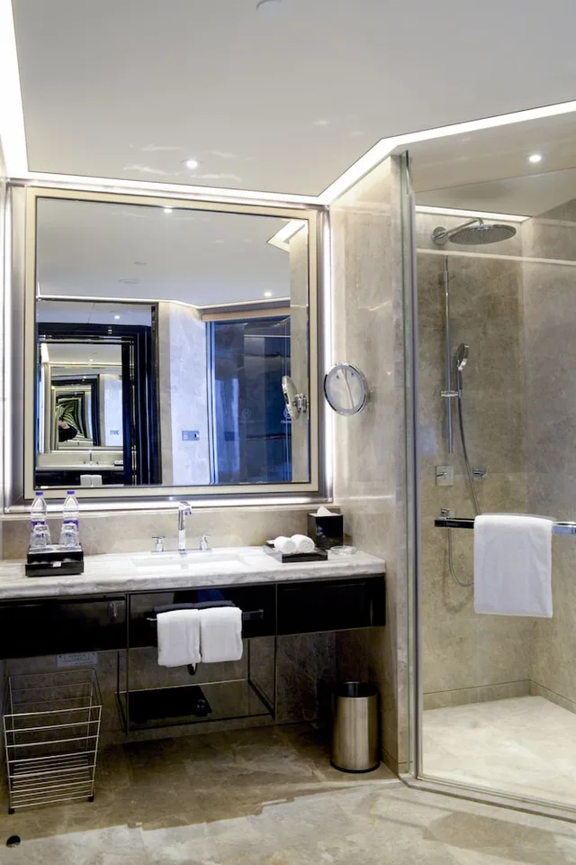 جناح كلوب بسرير كينج بإطلالة على المدينة بغرفة نوم واحدة، Sheraton Zhuhai Hotel 5/6