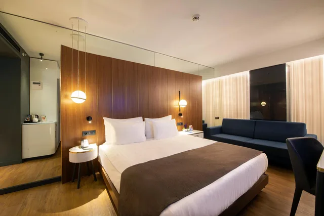 French, Deluxe, The Craton Hotel 1/1