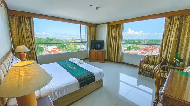 جناح جونيور، K Park Grand Hotel 3/7