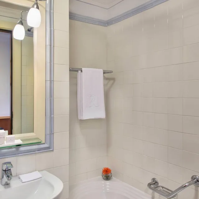 غرفة كلاسيكية بسرير فردي، Renaissance Hotel Mediterraneo 5/9