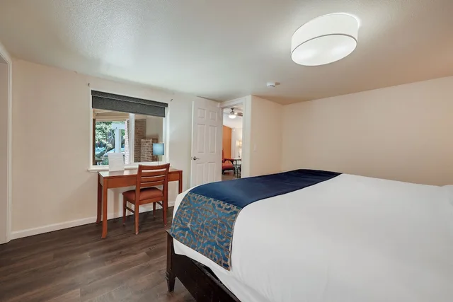 Deluxe, Suite, King Bed, Valley View, Kitchenette، West Sonoma Inn and Spa 3/10