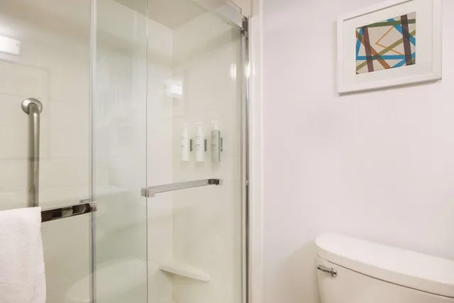 غرفة بسرير كوين، Hampton Inn McHenry 6/7