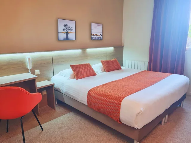 غرفة بسرير مزدوج، Brit Hotel Fougeres - Hotel Du Parc 1/4