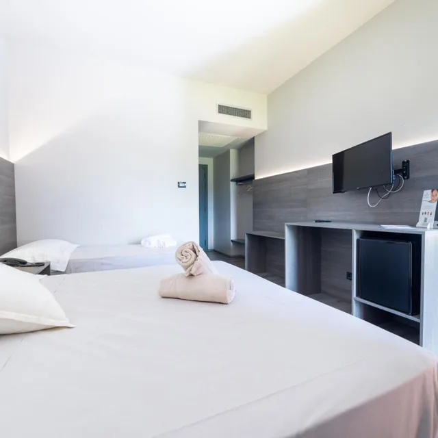 Room, Double or Twin Bed, Pool Access، Sardegna Termale Hotel Spa 6/10
