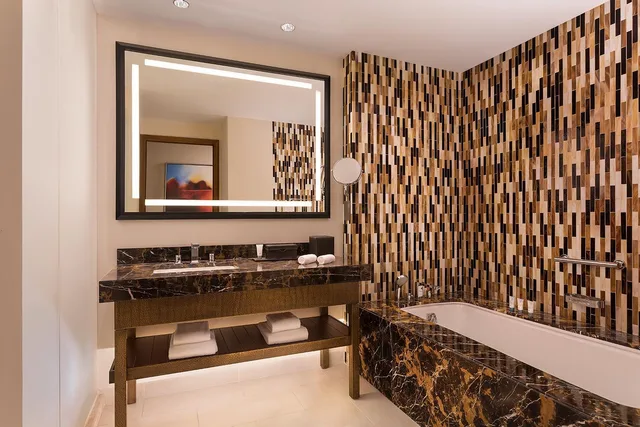 جناح جونيور بشرفة، VOGO Abu Dhabi Golf Resort & Spa 1/1