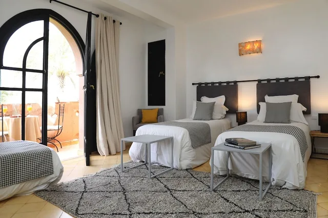 غرفة سوبيريور ثلاثية بسرير كينج، Villa Al Assala La Palmerale 5/10