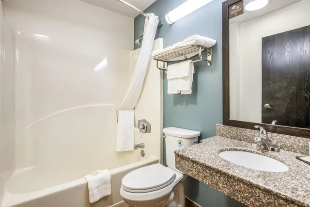 غرفة بسرير كوين، Sleep Inn & Suites Tallahassee - Capitol 4/6