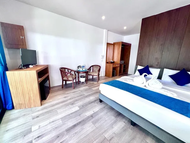 بنغل بسرير كوين، Sarocha Villa 6/10