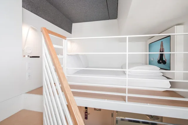 Sky, Single Bed، YOTEL San Francisco, Select by Hilton 1/1