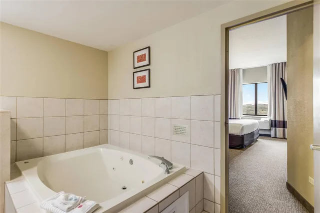جناح بسرير كينج، Comfort Suites Chicago O'Hare Airport 2/4
