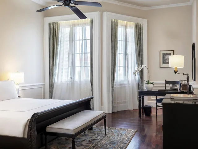 Landmark, Suite, Queen and Twin Beds، Raffles Hotel Le Royal 3/6