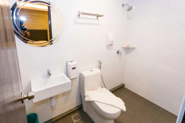 غرفة كومفورت ثلاثية بسرير مزدوج وسرير فردي، Icon Hotel 5/5