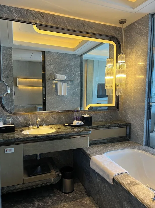 Superior, King Bed, City View, Pullman Yantai Center 10/10