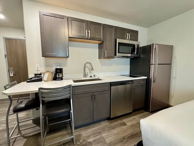 Standard, Queen Bed, Kitchenette, Accessible, Alaskas Select Inn Wasilla 5/6