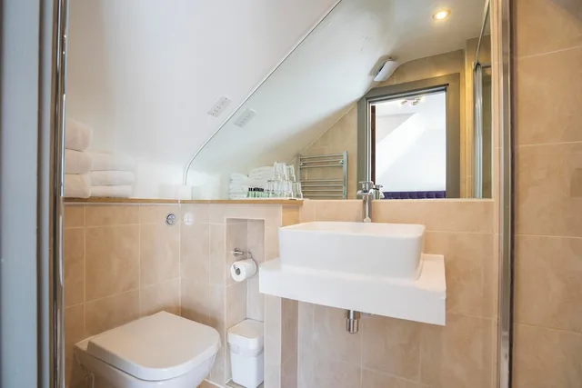 غرفة عائلية بسرير مزدوج وسرير فردي، Remont Oxford Hotel 4/6