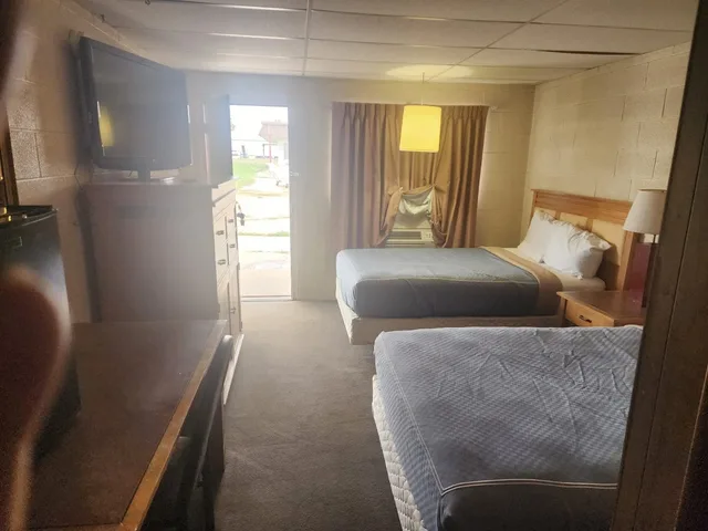 Room, 2 Queen Beds, First Inn By OYO Quinter Hwy 70 3/6