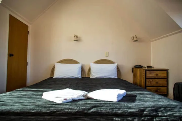 Plus, Family, Queen and Twin Beds, Private Pool، Bennetts Thermal Pools Motor Inn 3/9