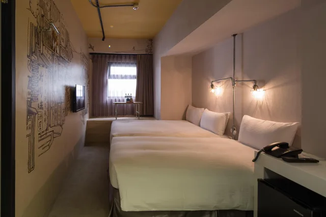 غرفة عائلية ثلاثية، Cho Hotel 2/2