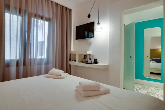 غرفة ديلوكس بسرير مزدوج، Blue Bottle Hotel 3/10