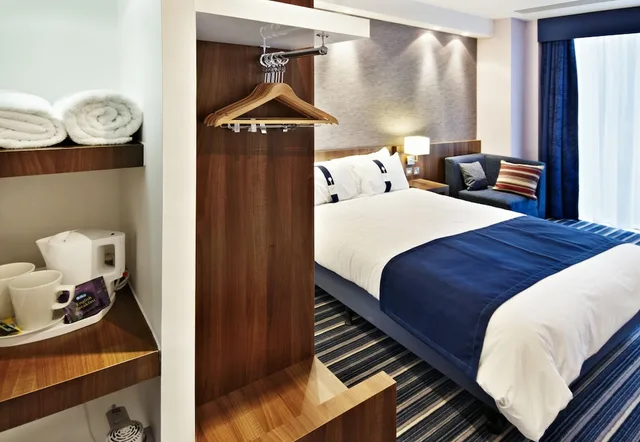Standard, Double Bed, Sofa, Smoking, Holiday Inn Express Madrid - Leganes 4/4