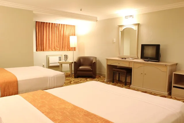 غرفة بريميير ثلاثية، Riviera Mansion Hotel 1/9