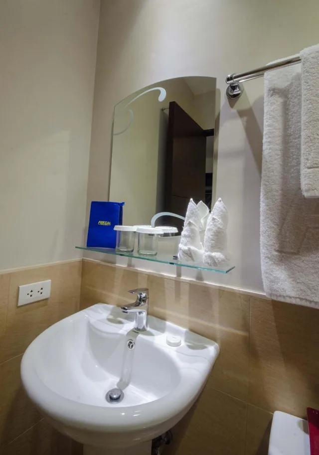 غرفة ديلوكس رباعية، Fersal Hotel Puerto Princesa 5/6
