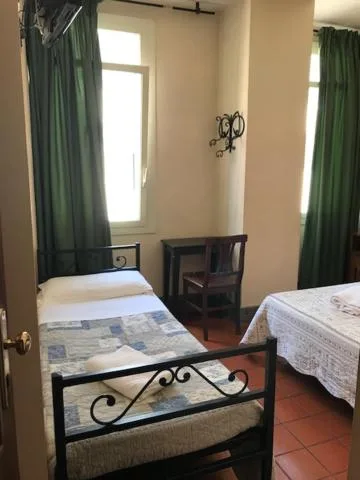 غرفة ثلاثية بحمام خاص، Okapi Rooms 6/10