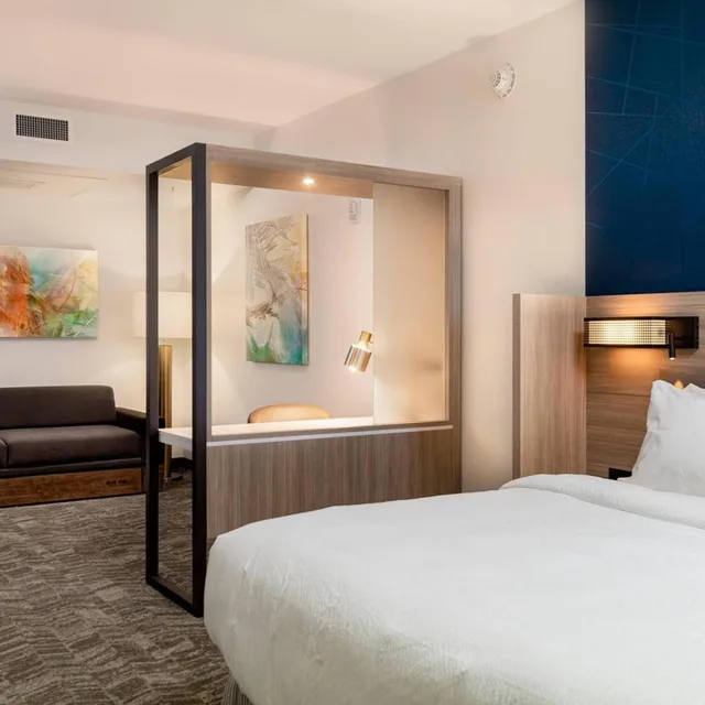 جناح بسرير كينج مع سرير سحّاب إضافي مع أريكة لذوي الإعاقة، SpringHill Suites by Marriott Cape Canaveral Cocoa Beach 1/10