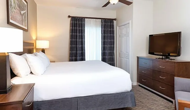 شقة سكنية بسرير كينج وسريرين مزدوجين بغرفتي نوم مع أريكة، Club Wyndham Mountain Vista 1/10