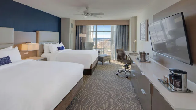 غرفة بسريرين مزدوجين بإطلالة على البحر، Hilton Virginia Beach Oceanfront 1/1