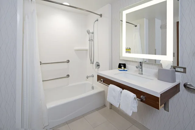 غرفة قياسية بسريرين كوين لذوي الإعاقة، Holiday Inn Express Hotel Suites ATASCADERO 8/9
