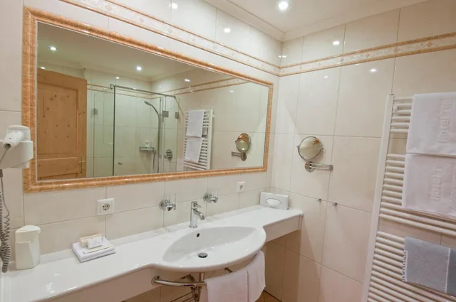 غرفة كلاسيكية بسرير مزدوج، HOTEL TIEFENBRUNNER 6/6