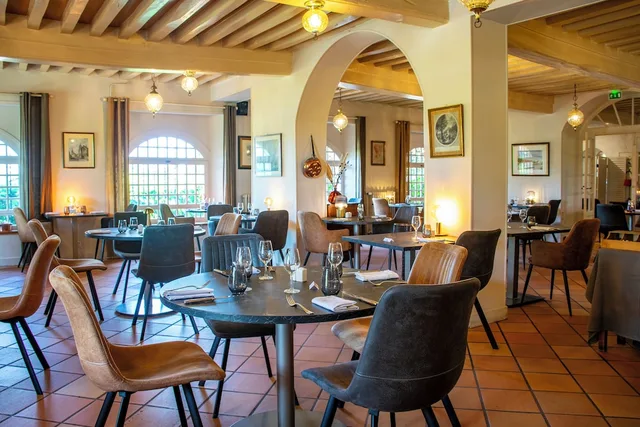 HOTEL LE RELAIS FLEURI، أوكسار 28/50