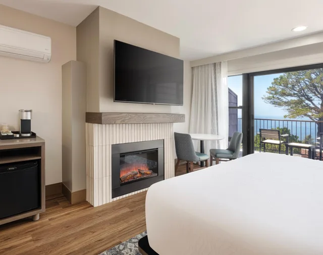 Standard, King Bed, Ocean View, Hyatt Vacation Club At Highlands Inn 3/5