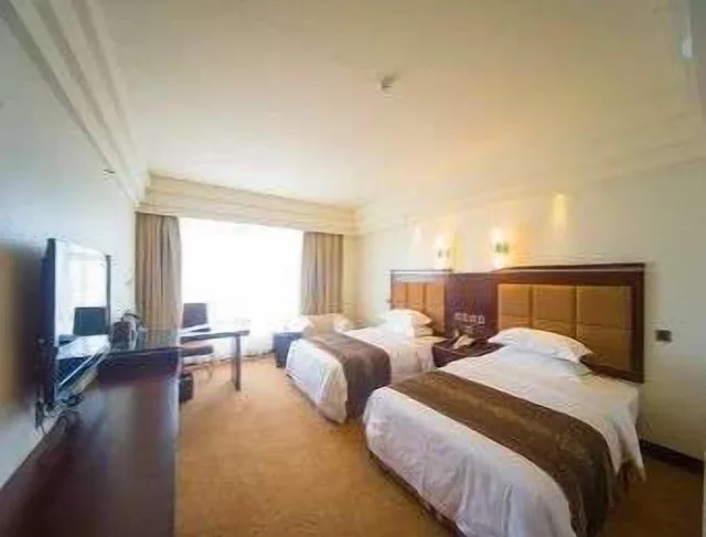 Executive, Twin Beds, Ramada by Wyndham Chengdu North 2/4