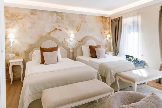 غرفة ديلوكس بسرير مزدوج بإطلالة على البحيرة، Relais Villa Porta 7/10