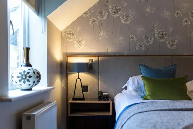 جناح جونيور، Jesmond Dene House 6/7