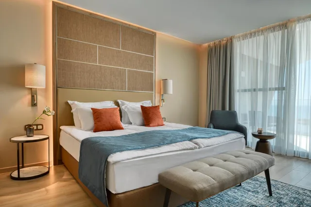 Room, Double Bed, Side Sea View، Wave Resort 1/8