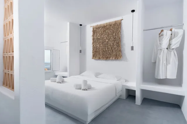 Majestic, Suite, Queen Bed, Caldera View, Outdoor Jetted Tub، Cilon Suites Santorini 2/2
