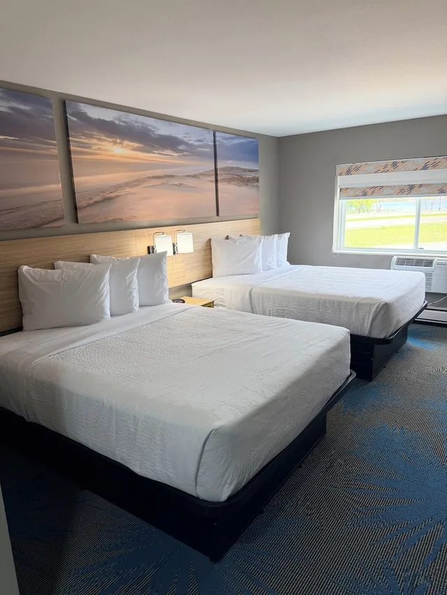 غرفة بسريرين كوين، Days Inn by Wyndham La Crosse 3/10