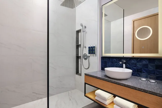 غرفة بسريرين منفصلين بإطلالة على البحر بشرفة، Four Points by Sheraton Bintan, Lagoi Bay 4/4