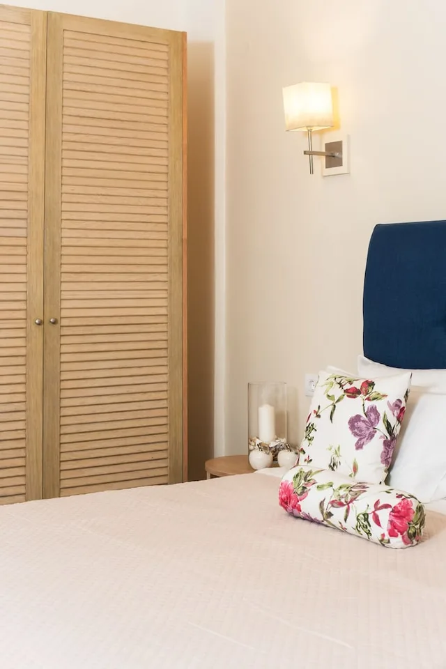 Superior, Studio, Triple, 1 Double and 1 Single Bed, Mirage Studios 8/10