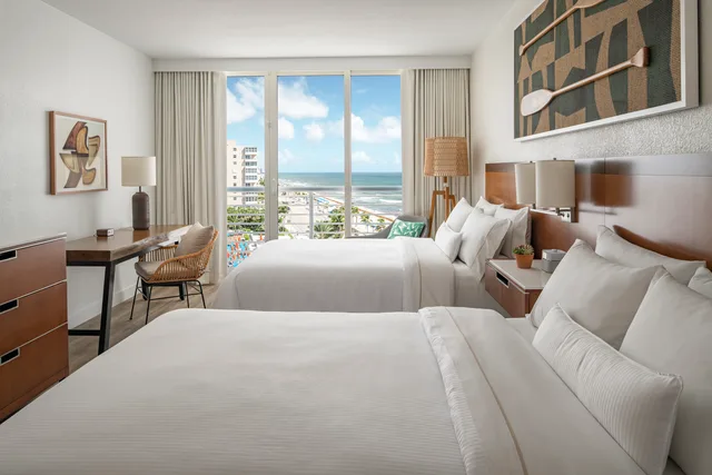 غرفة بسرير مزدوج بإطلالة جزئية على البحر، The Westin Fort Lauderdale Beach Resort 1/1