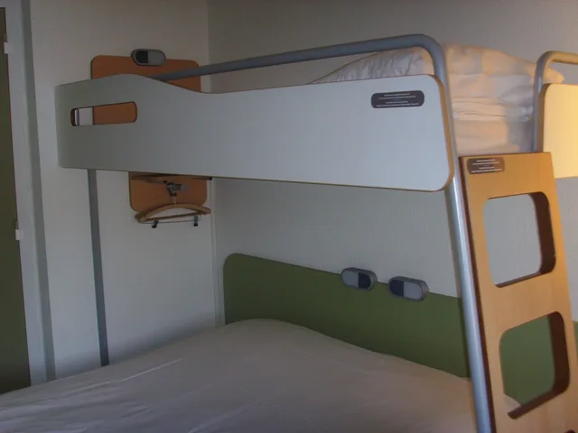 غرفة ثلاثية بسرير مزدوج وسرير بطابقين، Ibis Budget L Isle Adam 6/9