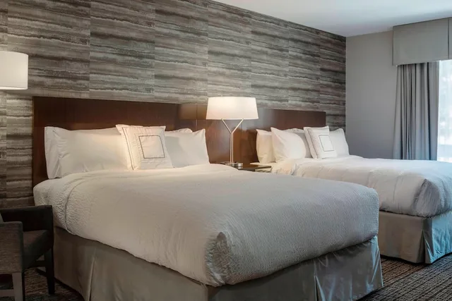 غرفة بسريرين كوين لذوي الإعاقة، Fairfield Inn Suites Waterbury Stowe 1/2