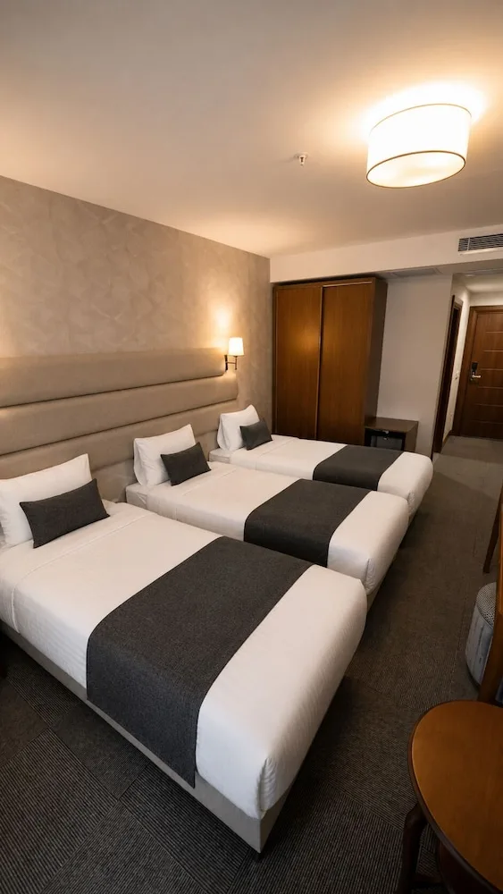 غرفة عائلية بسرير كوين وسرير فردي بشرفة، Istanbul Midpoint Hotel 9/10